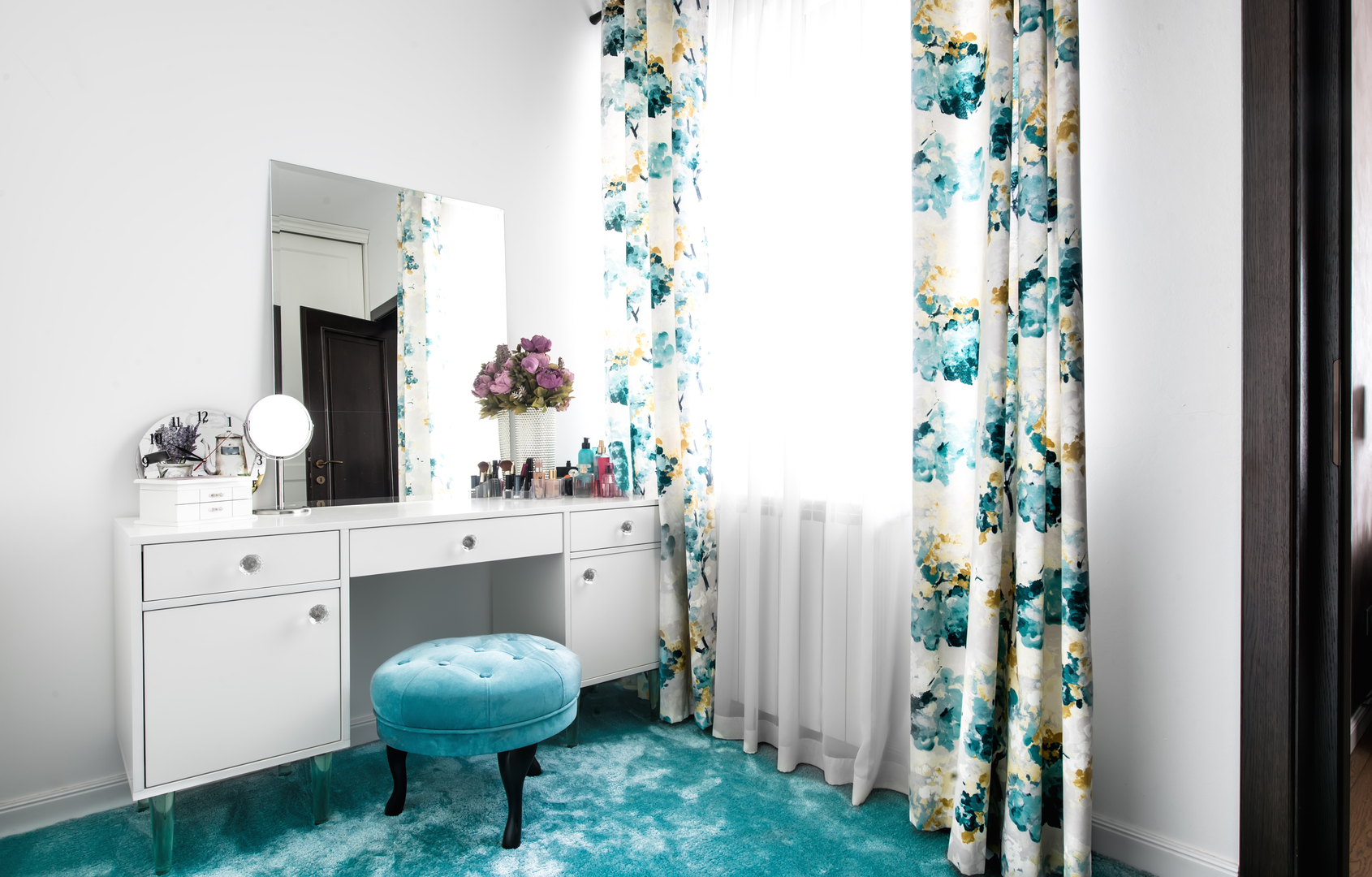 How to Choose the Perfect Dressing Table