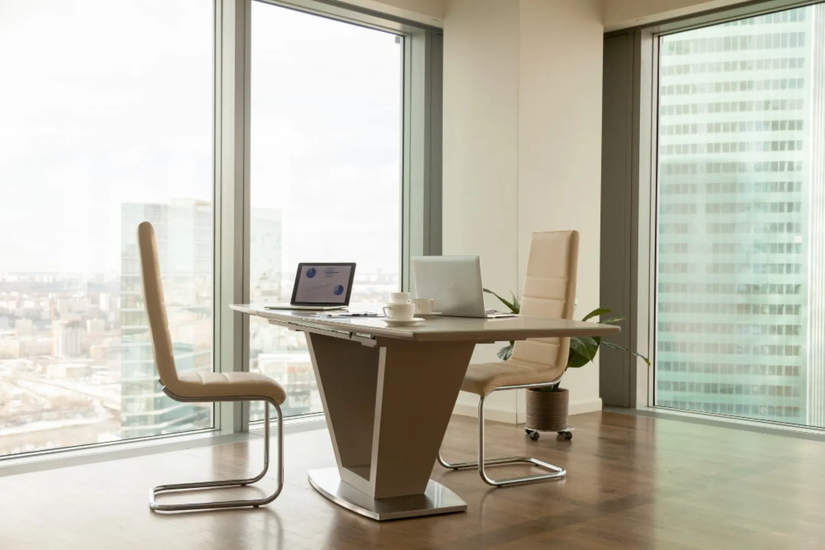 How to Select the Right Office Chair for Your Work Environment