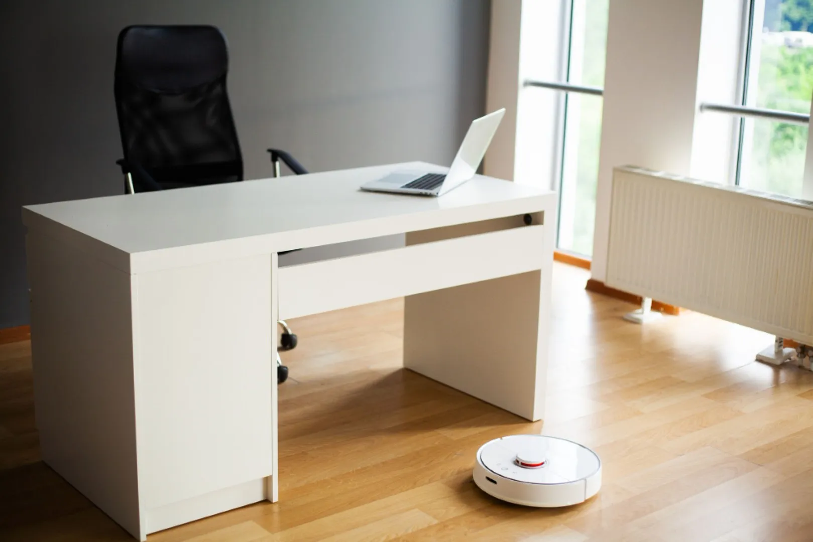 Stylish Office Table Manufacturer in Ahmedabad for Every Setup